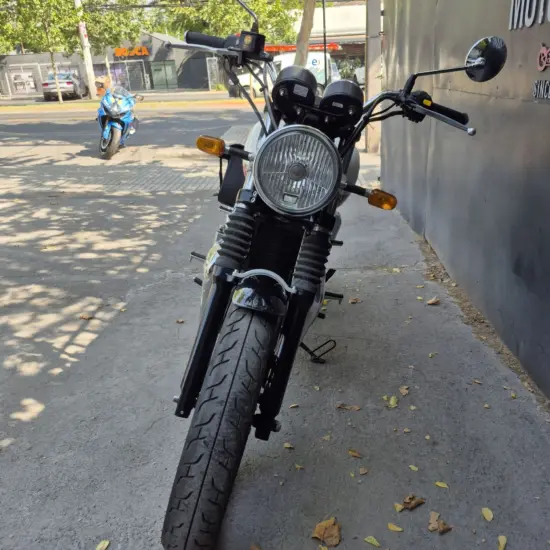 ROYAL ENFIELD INTERCEPTOR 650 2023 - Imagen 4
