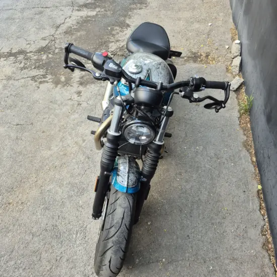 TRIUMPH BONNEVILLE BOBBER 2022 - Imagen 4