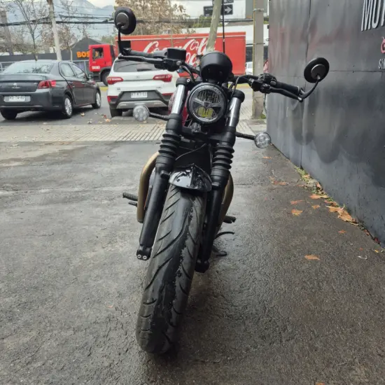 TRIUMPH BONNEVILLE BOBBER 2022 - Imagen 4