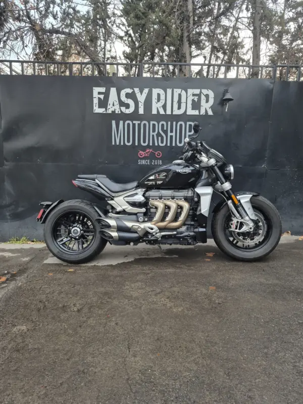 TRIUMPH-ROCKET-3-R-2021-2-scaled-1.jpg