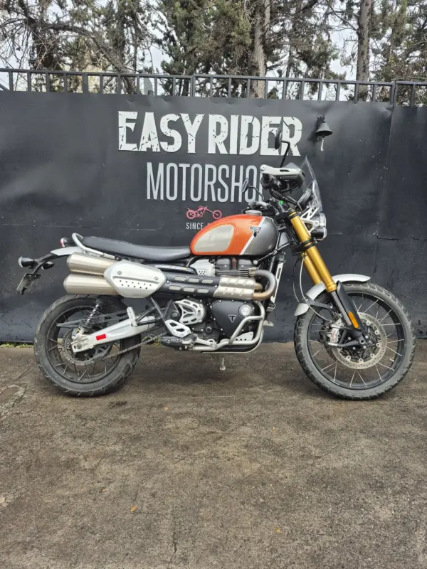 TRIUMPH-SCRAMBLER-1200-XE-2023-1-scaled-1.jpg