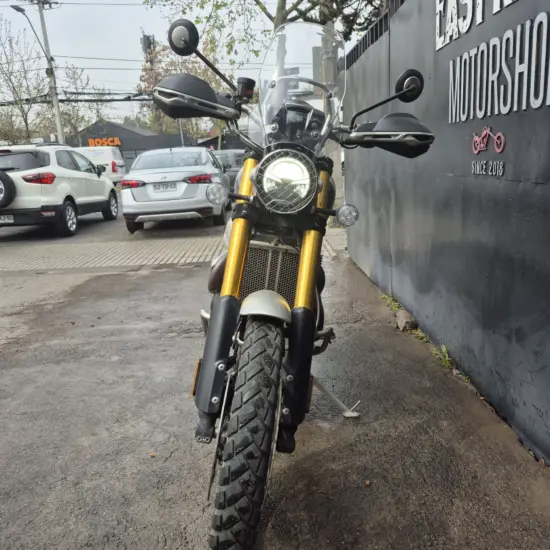 TRIUMPH SCRAMBLER 1200 XE 2023 - Imagen 4