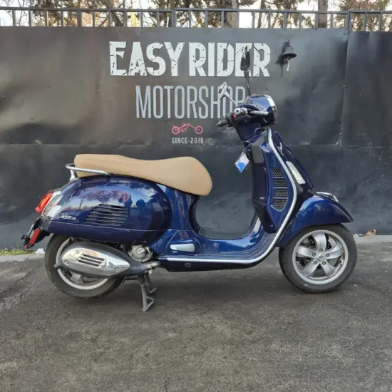 VESPA GTS 300 SUPER 2022 - Imagen 1