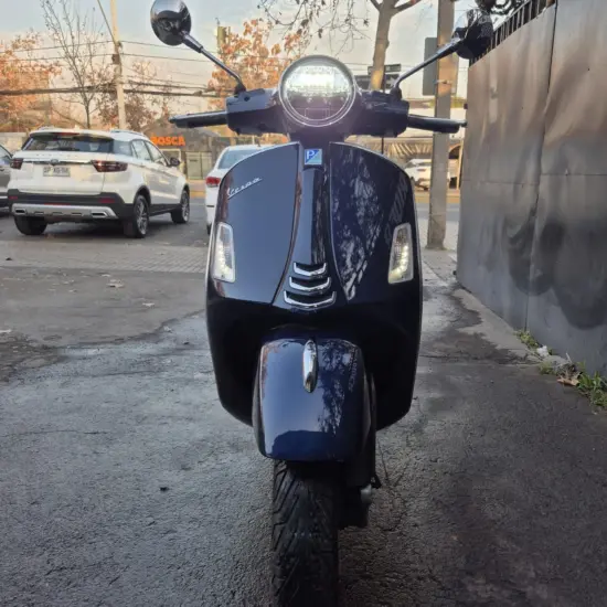 VESPA GTS 300 SUPER 2022 - Imagen 4