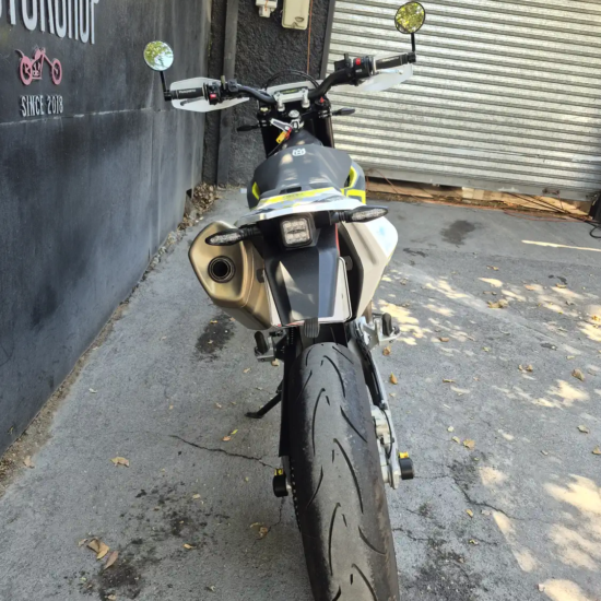 HUSQVARNA SUPERMOTO 701 2022 - Imagen 6