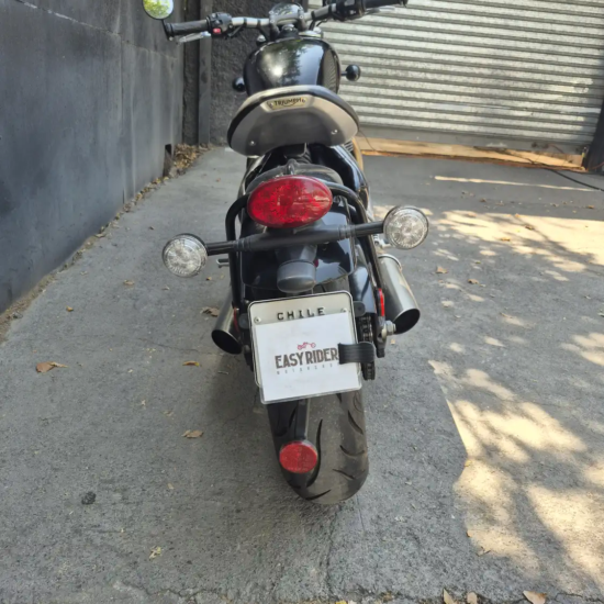 TRIUMPH BONNEVILLE BOBBER 2018 - Imagen 6