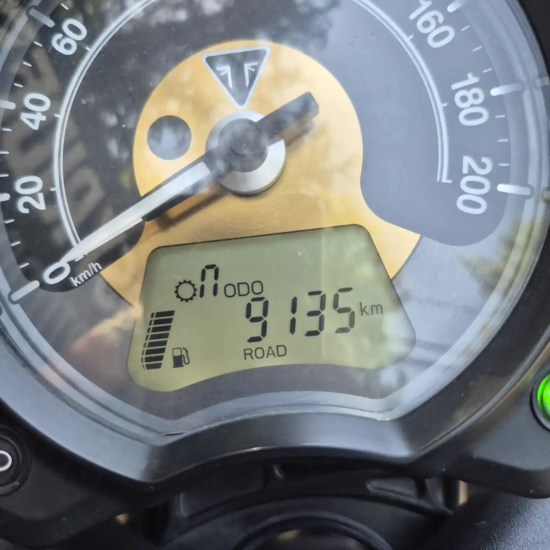 TRIUMPH BONNEVILLE BOBBER 2018 - Imagen 8