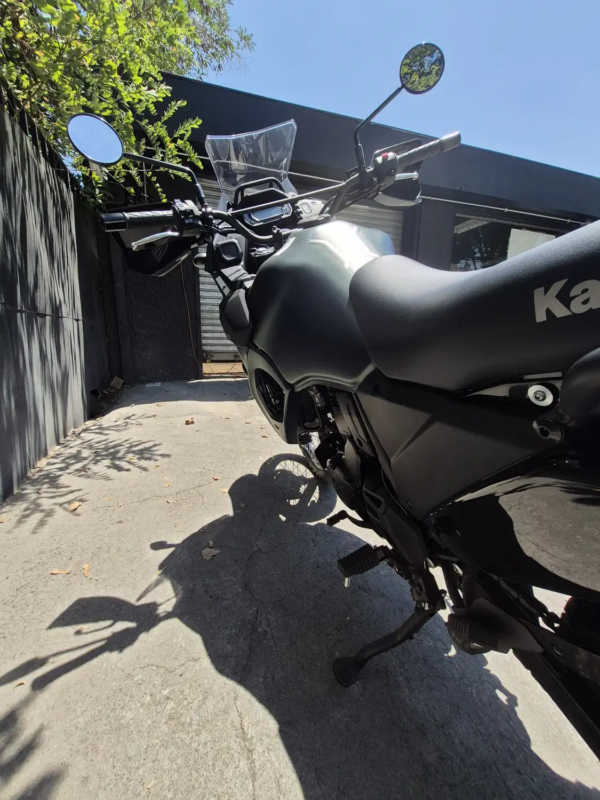 Kawasaki KLR 650 2026 vista trasera