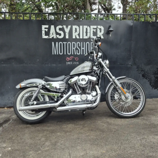 HARLEY-DAVIDSON XL 1200 V SEVENTY TWO 2015