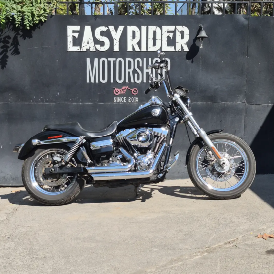 HARLEY-DAVIDSON SUPER GLIDE CUSTOM 2010