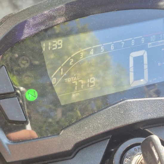 HONDA CB250 TWISTER 2024 - Imagen 8