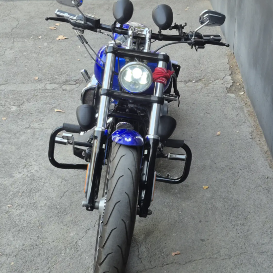 Faro Full LED y defensa de motor Harley-Davidson Breakout 2015 – Easy Rider Motor Shop