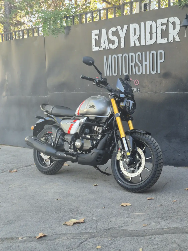TVS Ronin 225 nueva vista frontal 3/4 Easy Rider Motorshop Santiago