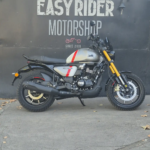 TVS Ronin 225 nueva 2026 gris perfil lateral Easy Rider Motorshop Santiago