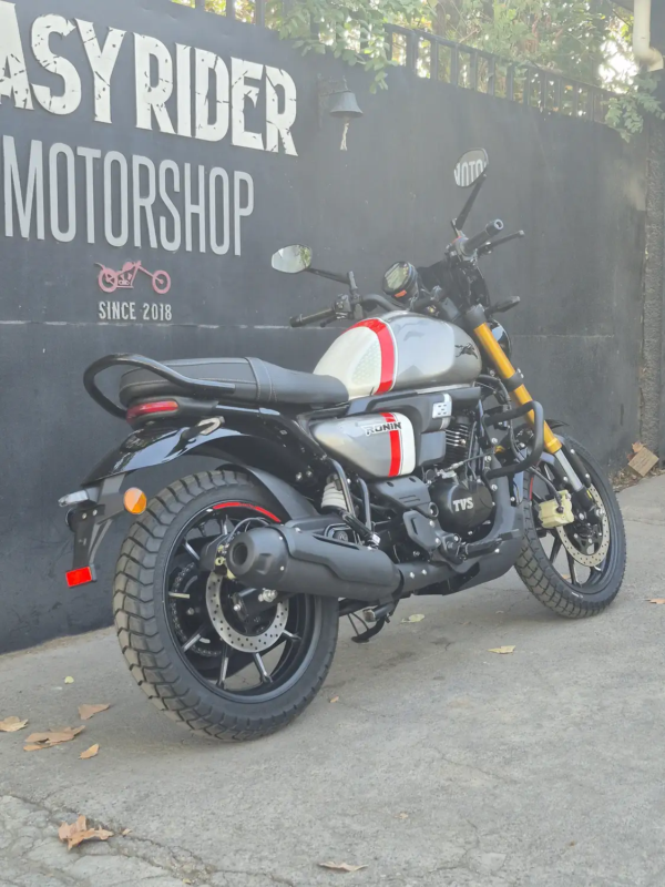 TVS Ronin 225 nueva vista trasera 3/4 Easy Rider Motorshop Santiago