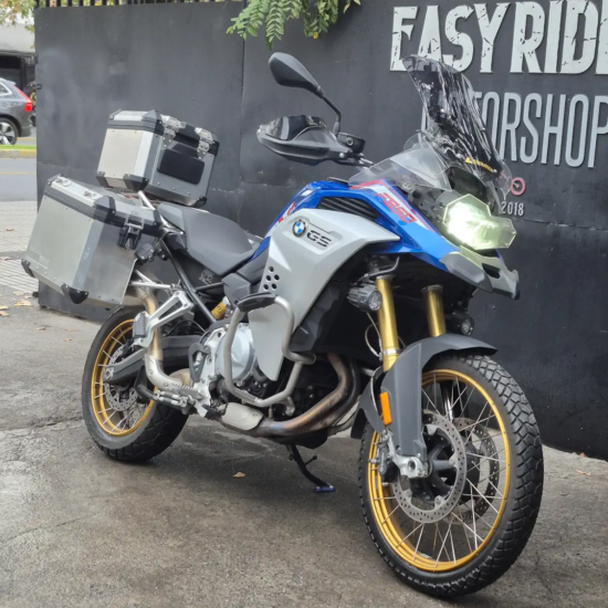 BMW F850 GS Adventure usada 2019 frontal tres cuartos azul Rallye