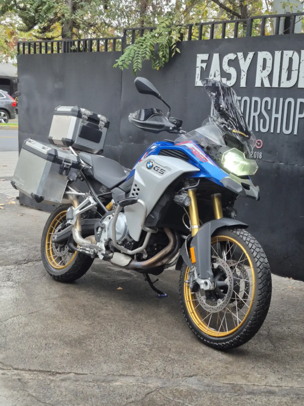 BMW F850 GS Adventure usada 2019 frontal tres cuartos azul Rallye