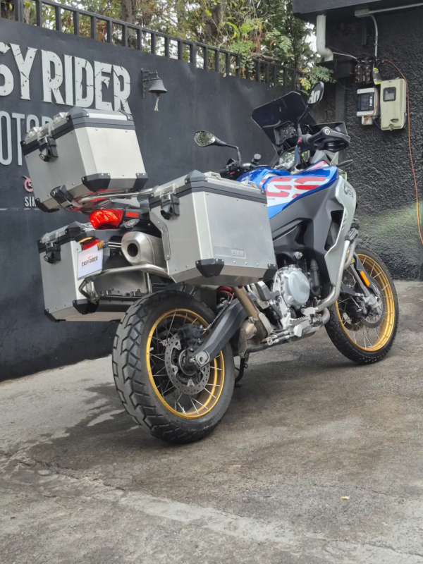 BMW F850 GS Adventure usada 2019 trasera tres cuartos maletas aluminio