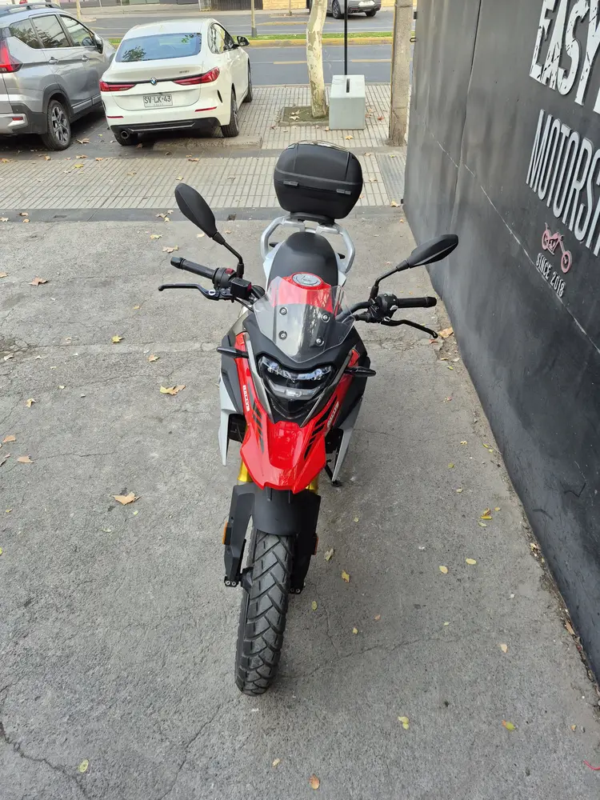 BMW G310 GS usada 2025 manubrio top case frontal Santiago