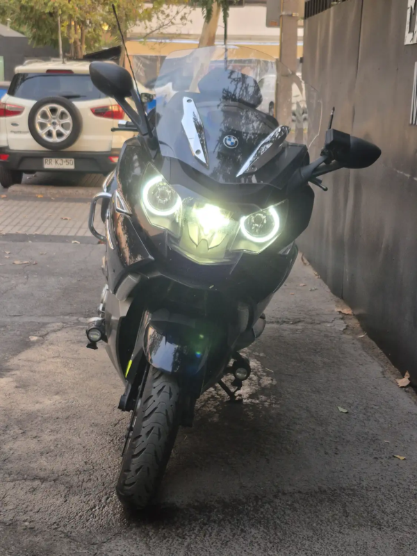 BMW K1600 GTL 2012 frontal directo faros xenon luces auxiliares Santiago
