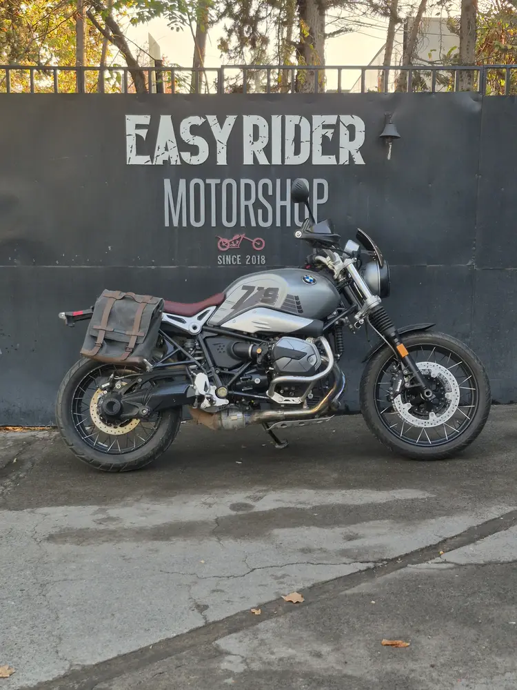 BMW R nineT Scrambler usada 2022 perfil lateral derecho gris granito metalizado Easy Rider Motorshop Santiago
