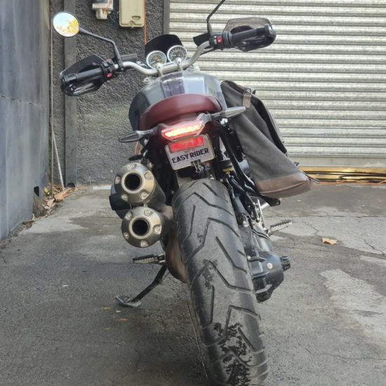 BMW R nineT Scrambler usada 2022 trasera escape aftermarket doble salida neumático Easy Rider Motorshop