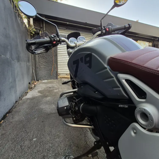 BMW R nineT Scrambler usada 2022 trasera tres cuartos izquierda alforja cuero Easy Rider Motorshop
