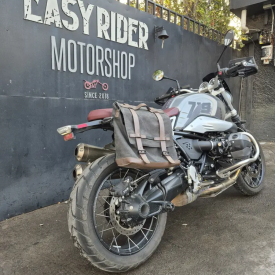 BMW R nineT Scrambler usada 2022 trasera tres cuartos derecha alforja cuero Easy Rider Motorshop Santiago