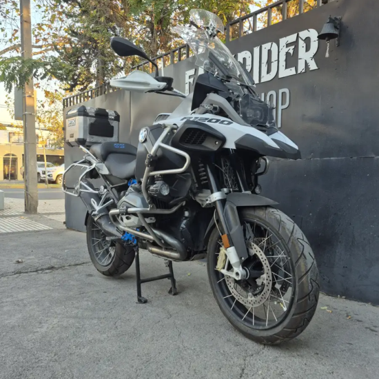 BMW R 1200 GS Adventure usada Santiago 2018 blanco luminoso azul cordoba frontal tres cuartos