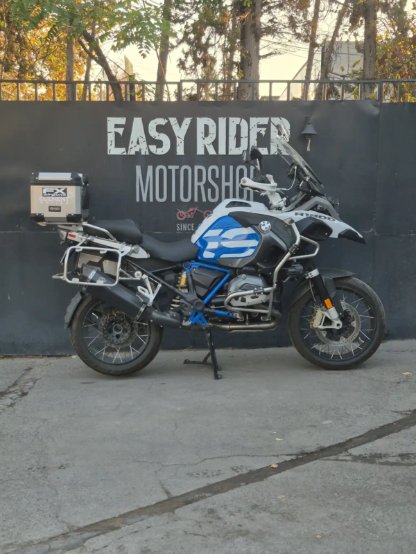 BMW R 1200 GS ADV II 1170CC 2018 usada — perfil BMW R 1200 GS Adventure usada Santiago 2018 blanco luminoso azul cordoba perfil lateral Easy Rider Motorshop
