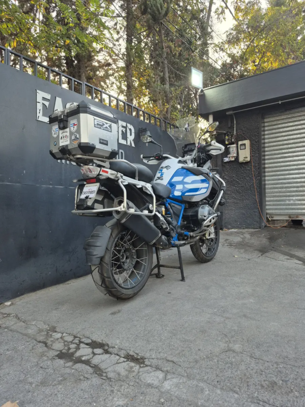BMW R 1200 GS Adventure usada Santiago 2018 blanco luminoso azul cordoba vista trasera