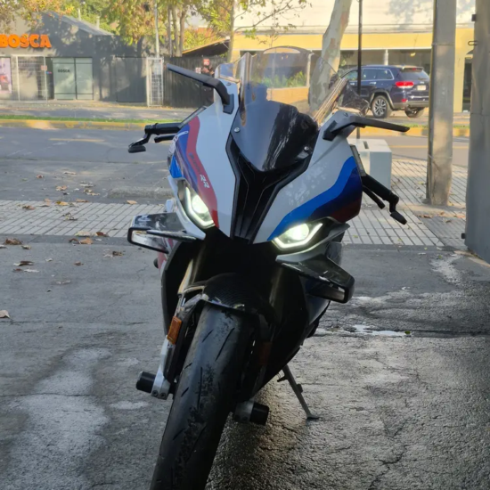 BMW S 1000 RR usada 2020 vista frontal faros LED Santiago