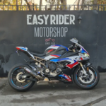 BMW S 1000 RR usada 2020 Blanco Azul Racing perfil lateral Easy Rider Motorshop