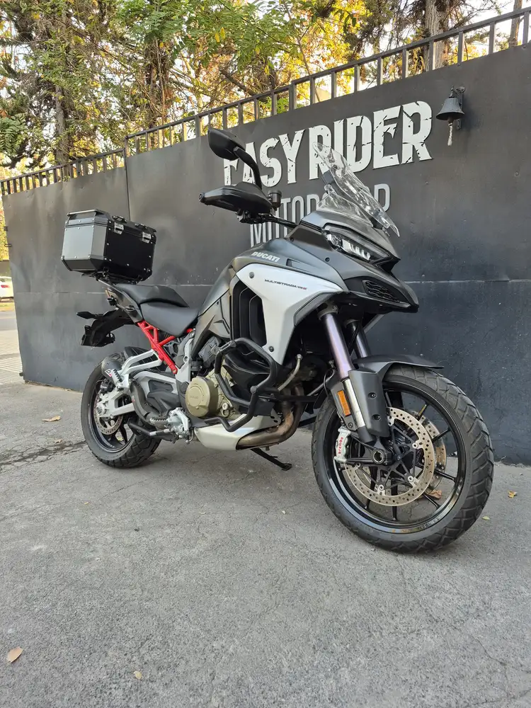 Multistrada usada Santiago frontal tres cuartos