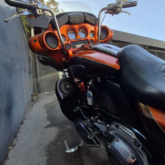 Tablero y cockpit de la Harley-Davidson CVO Street Glide usada 2012 con parlantes integrados