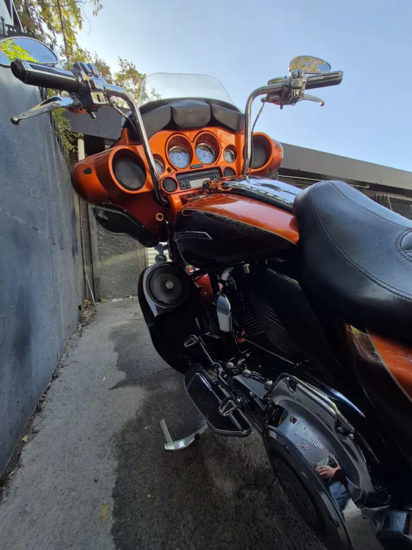 Tablero y cockpit de la Harley-Davidson CVO Street Glide usada 2012 con parlantes integrados