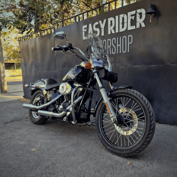 Harley-Davidson Softail usada 2000 azul frontal tres cuartos parabrisas Santiago