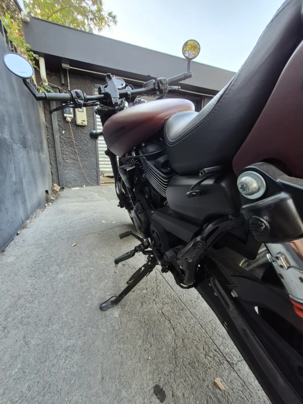 Harley-Davidson Street 750 2019 detalle motor Revolution X lateral rojo mate