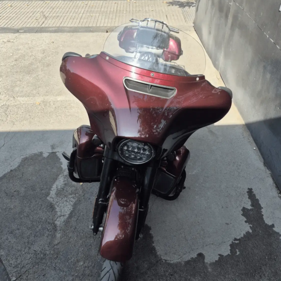 Harley-Davidson Street Glide Special usada 2019 rojo, vista superior frontal con parabrisas y Tour-Pak instalado