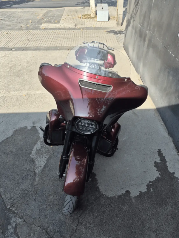 Harley-Davidson Street Glide Special usada 2019 rojo, vista superior frontal con parabrisas y Tour-Pak instalado