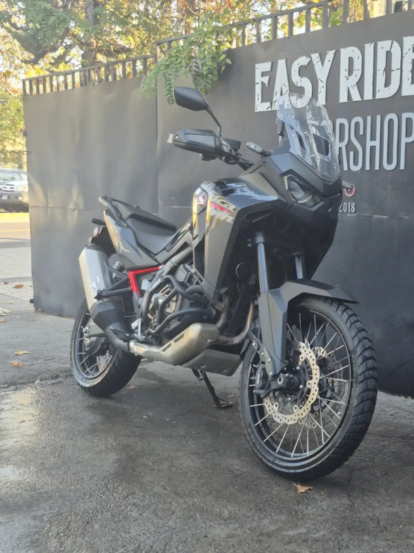 Honda Africa Twin CRF1100D usada 2025 negro mate frontal tres cuartos Easy Rider Motorshop Santiago
