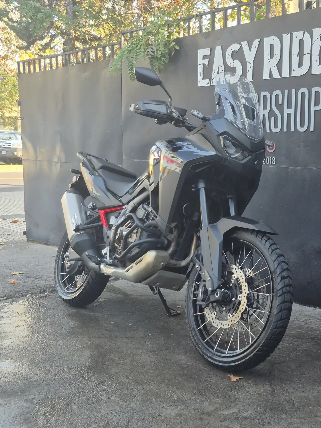 Honda Africa Twin CRF1100D usada 2025 negro mate frontal tres cuartos Easy Rider Motorshop Santiago