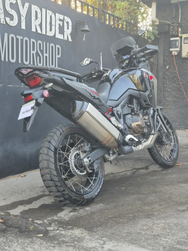 Honda Africa Twin CRF1100D usada 2025 negro mate frontal directo Easy Rider Motorshop Santiago
