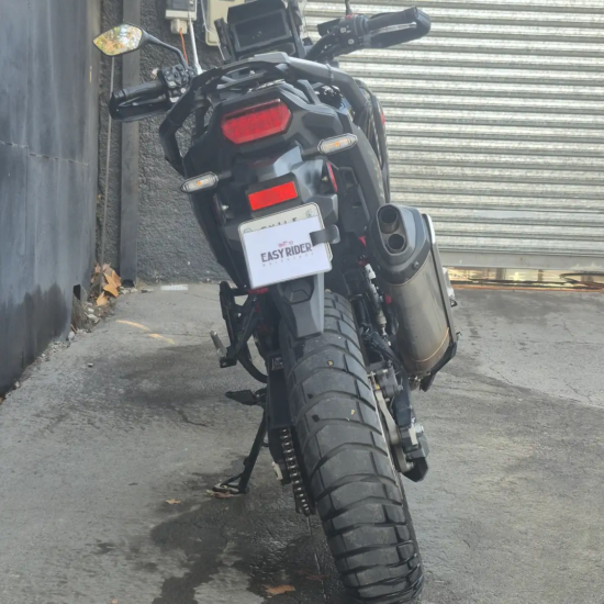 Honda Africa Twin CRF1100D usada 2025 negro mate trasera tres cuartos escape GIVI Easy Rider Motorshop Santiago