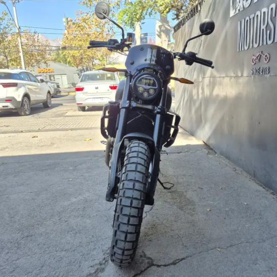 FTR 1200 usada Santiago vista frontal