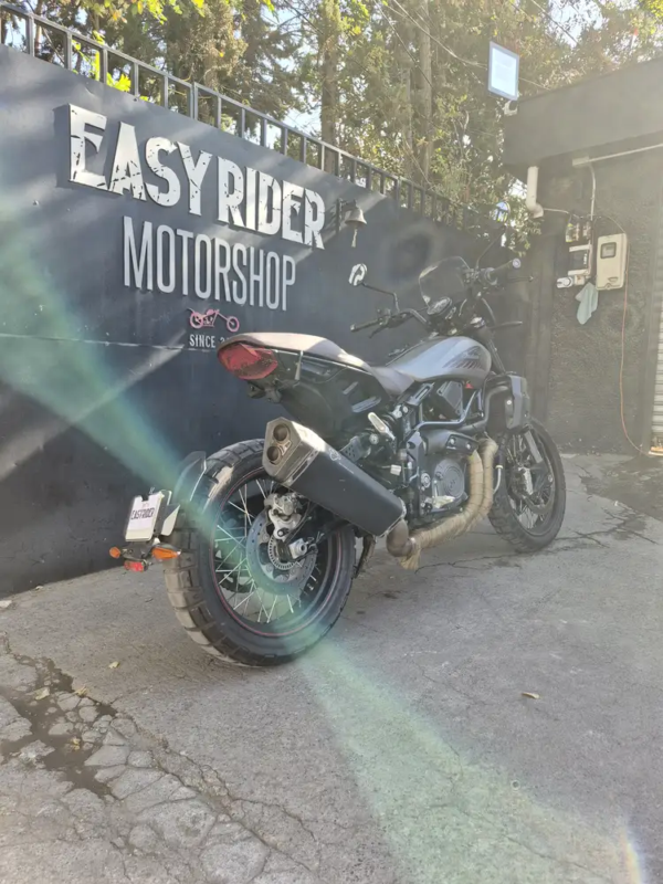 FTR 1200 usada Santiago vista trasera