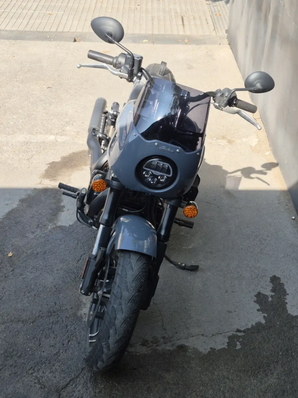 Indian Sport Chief 2023 frontal tablero Ride Command parabrisas