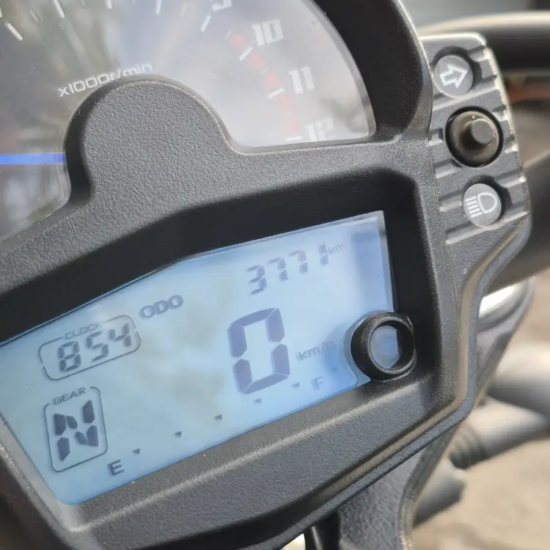 Odómetro Kawasaki Vulcan S 2019 mostrando 3.771 km verificados