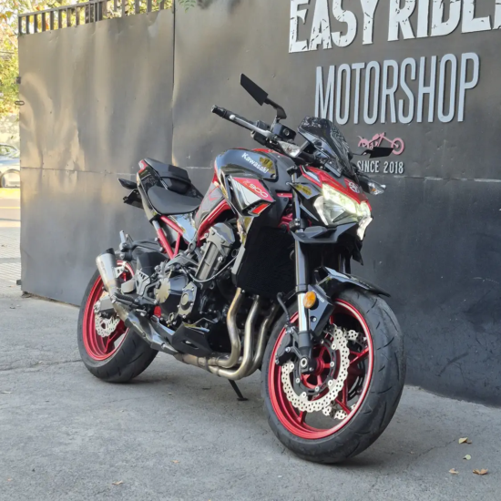 Kawasaki Z900 ABS 2025 usada rojo frontal tres cuartos Easy Rider Motorshop