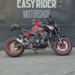 Kawasaki Z900 ABS 2025 usada rojo perfil lateral Easy Rider Motorshop Santiago